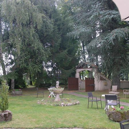 Hostellerie Saint Clement Vic-sur-Cère Екстериор снимка