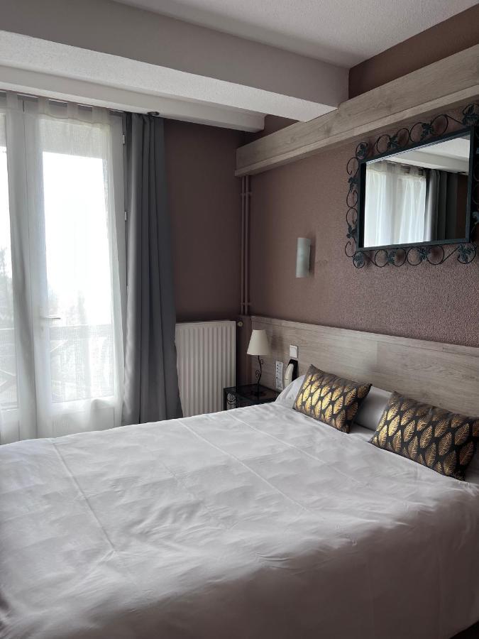 Hostellerie Saint Clement Vic-sur-Cère Екстериор снимка