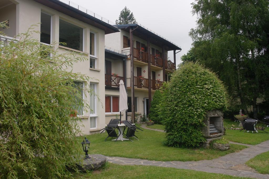 Hostellerie Saint Clement Vic-sur-Cère Екстериор снимка