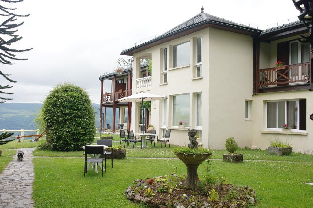 Hostellerie Saint Clement Vic-sur-Cère Екстериор снимка
