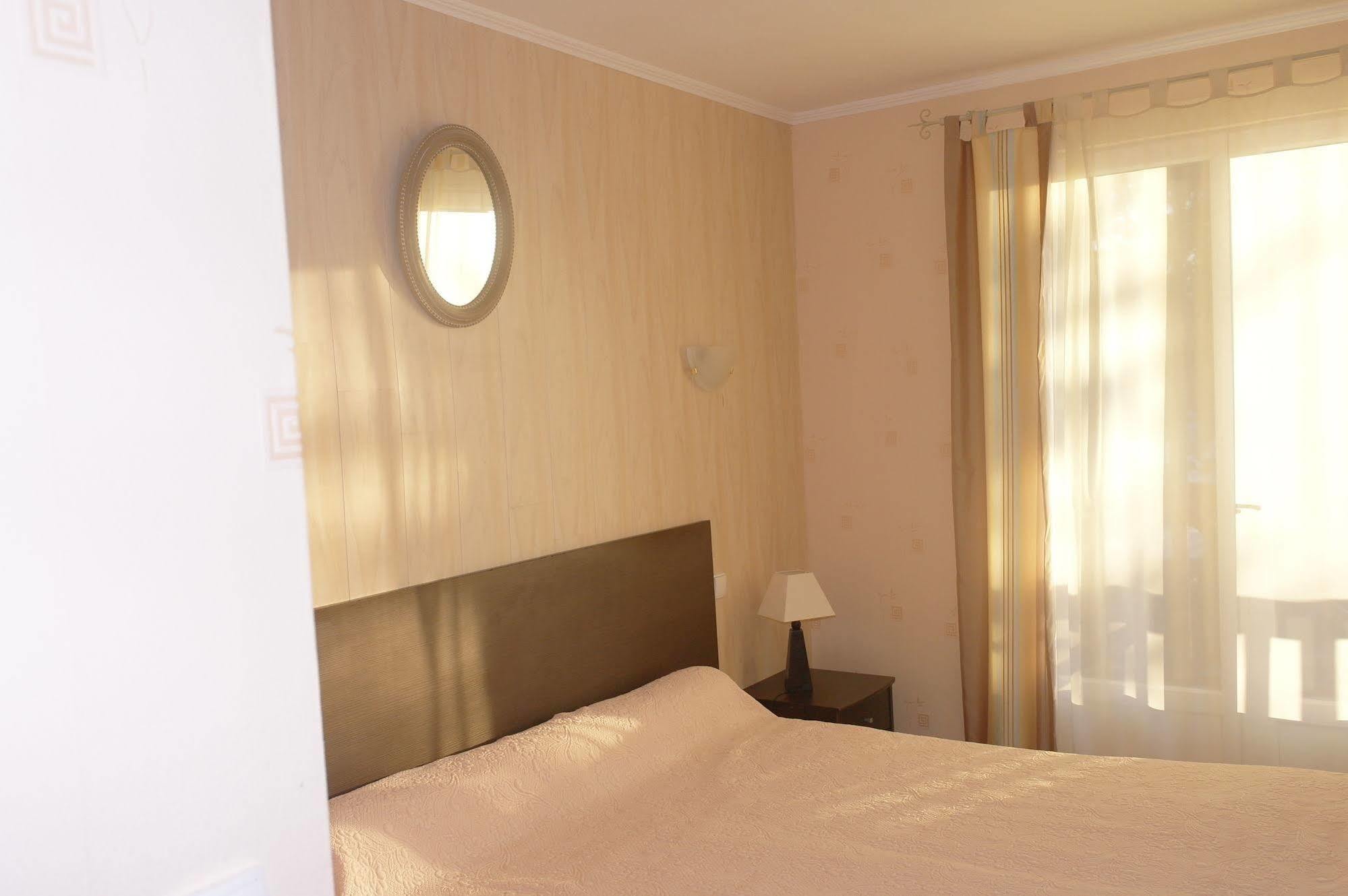 Hostellerie Saint Clement Vic-sur-Cère Екстериор снимка